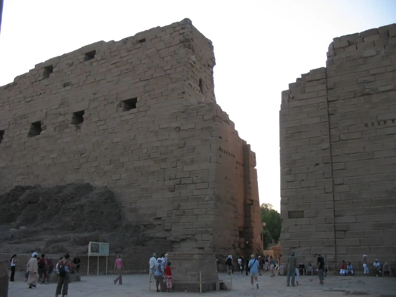 卡纳克神庙大圆柱厅，新王国时期，约公元前1550-前1069年